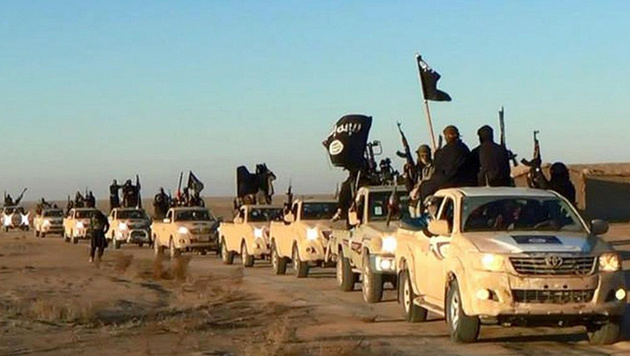 Ein IS-Autokonvoi nahe Rakka (Bild: Associated Press)